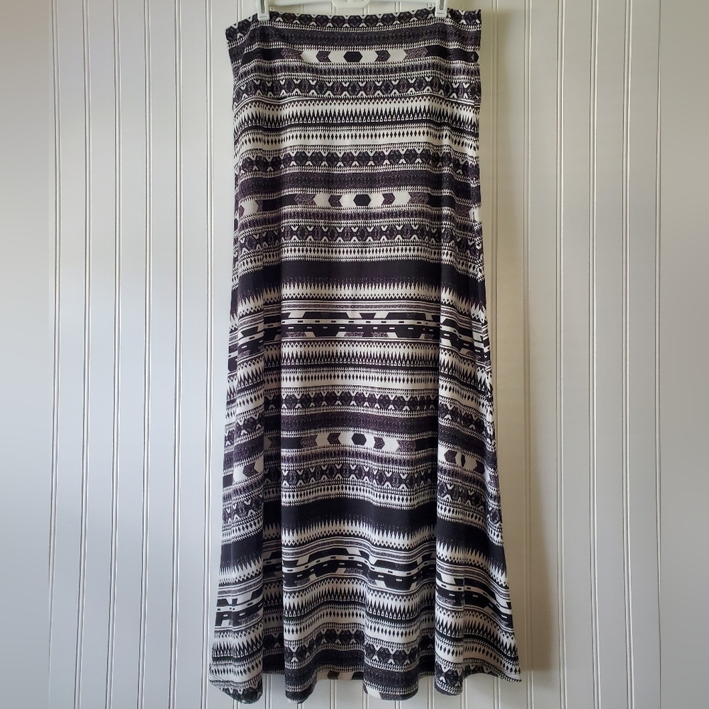 CLEARANCE! Mossimo Maxi Skirt Women's Sz L